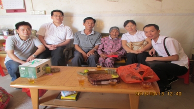2013年“廣東堅(jiān)基集團(tuán)參與市“關(guān)愛百歲老人”公益活動(dòng)