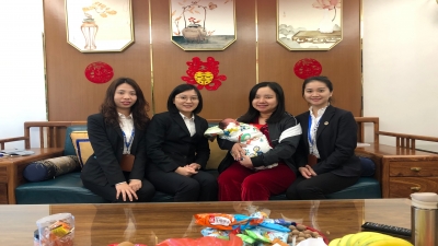 2019年集團工會組織探望職工生小孩