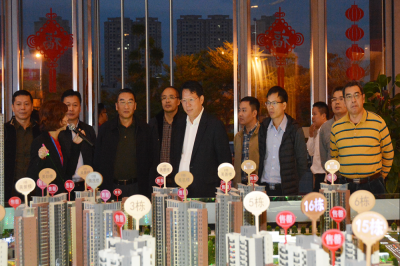 江西省國土資源執(zhí)法監(jiān)察總隊領導一行到河源市商業(yè)中心調研