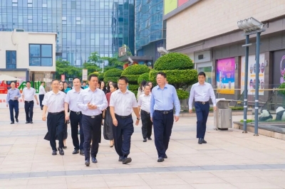 全國政協(xié)委員、深圳市人大常委會委員、深圳市工商聯(lián)主席張春華一行蒞臨堅基集團開展調(diào)研活動